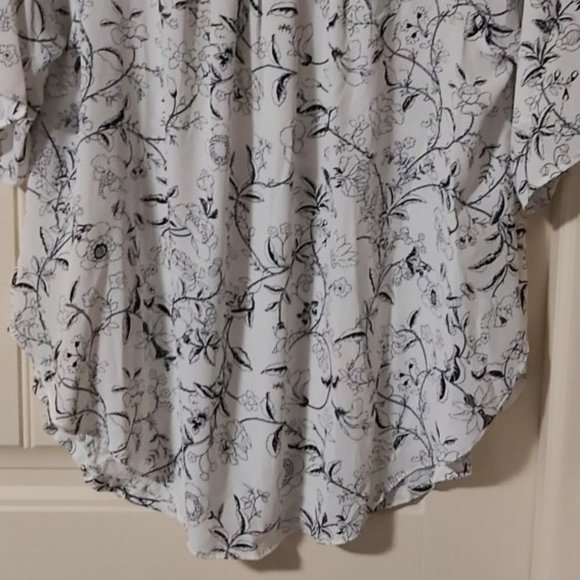 Brand new Top from LOFT - Picture 2 of 2